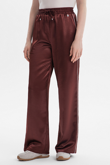 Брюки спортивные атласные с лампасами, цвет Коричневый